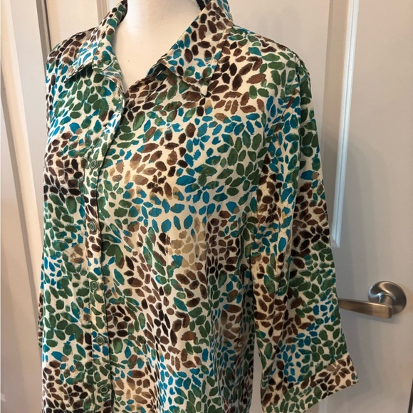 Christopher & Banks green and brown leaf patterned button down blouse size L - Picture 9 of 16